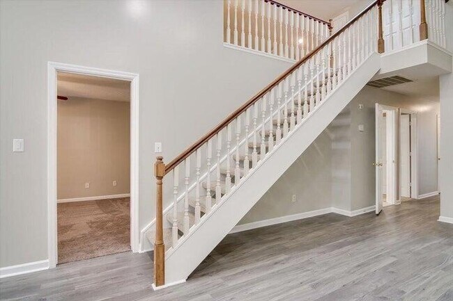 Building Photo - 3013 Abba Dr