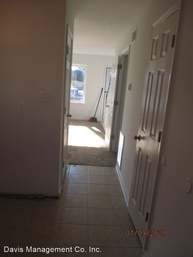 Building Photo - 2 br, 1 bath House - 304 B Maple Avenue