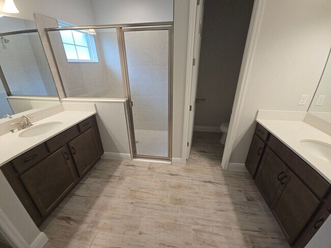 Building Photo - 3/2 Home in Lithia ****MOVE-IN SPECIAL, $500 OFF 2ND MONTHS RENT!!****