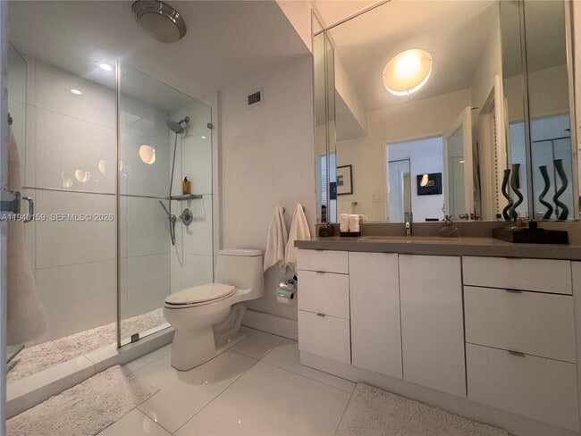 Building Photo - 100 Lincoln Rd