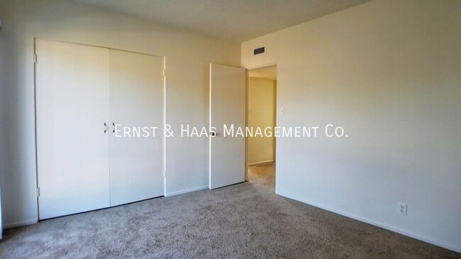 Building Photo - 3690 Country Club Dr