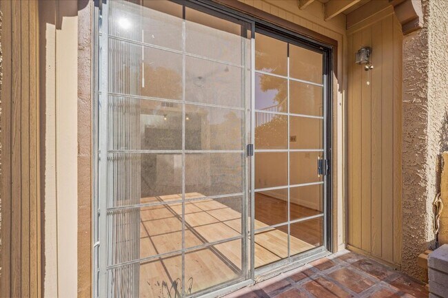 Building Photo - Fabulous Home!