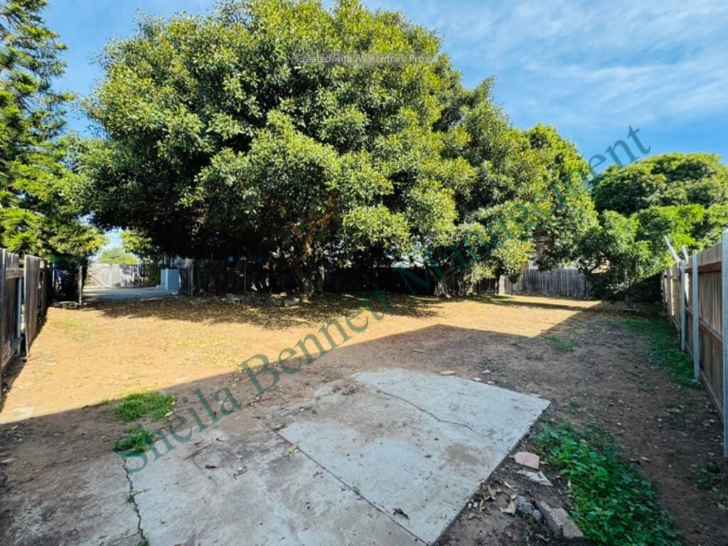 Building Photo - 7371 Hyatt St