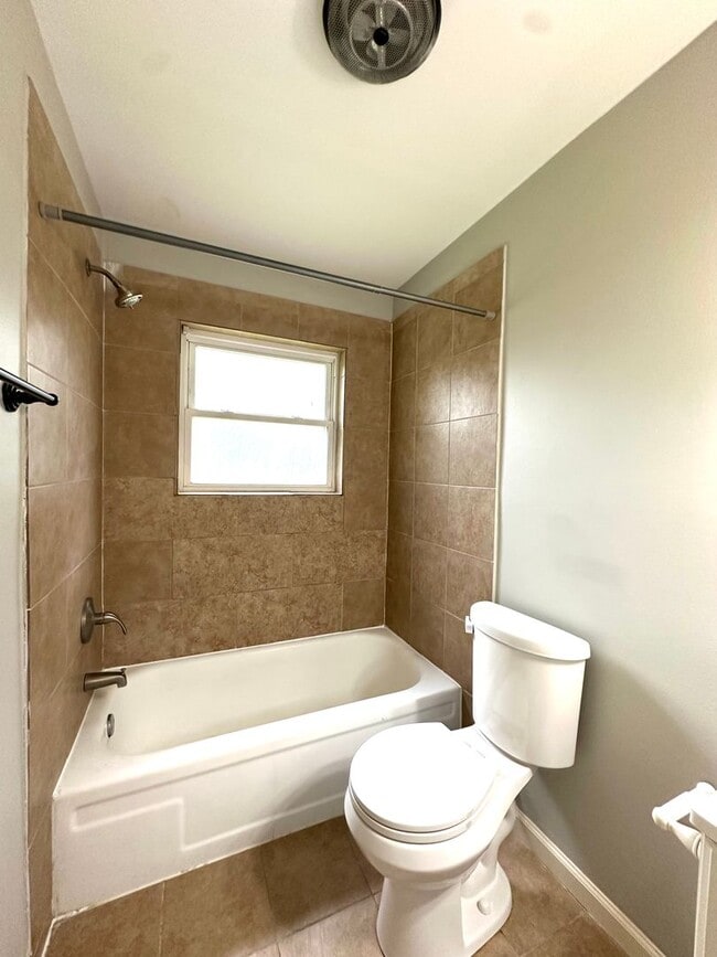 Building Photo - 3BR 2BA Jason Dr. Denham Springs