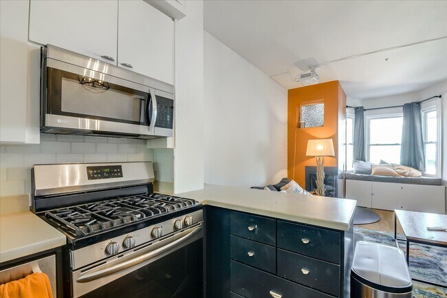 Building Photo - 144 Langton St