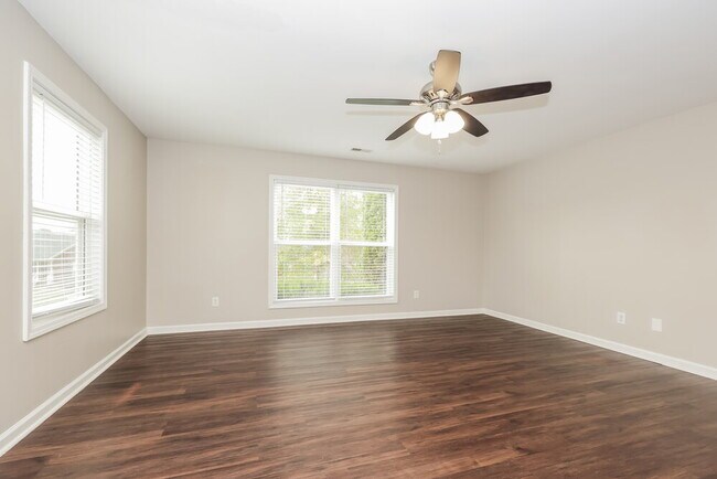 Building Photo - 2712 Mollys Ct