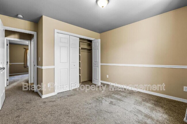 Building Photo - 541 S Canvasback Way