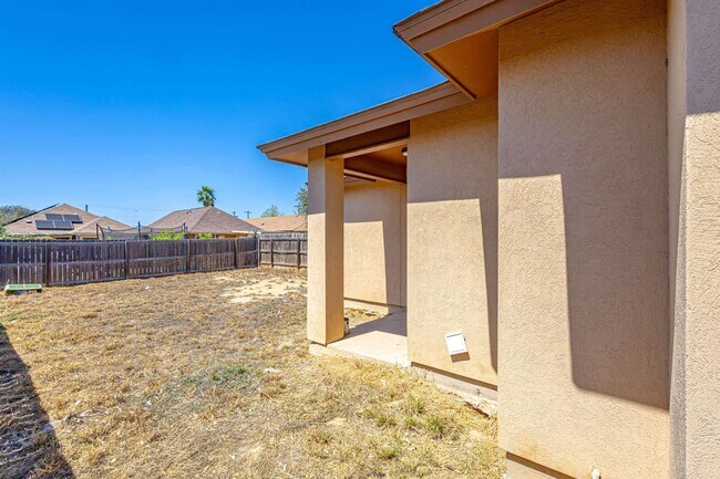 Building Photo - 4416 Wild Flower Ave