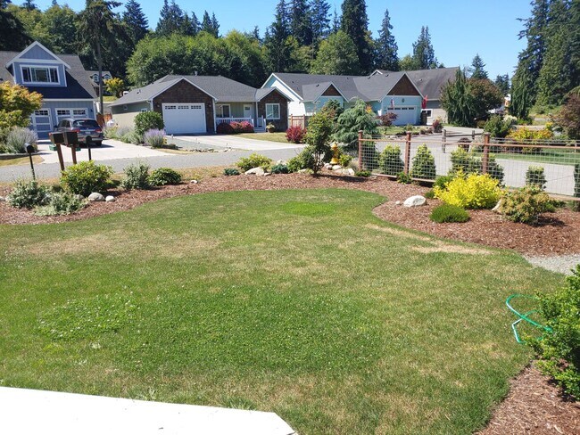 Building Photo - Lovely Single Level Home in Freeland and Pet Friendly!!