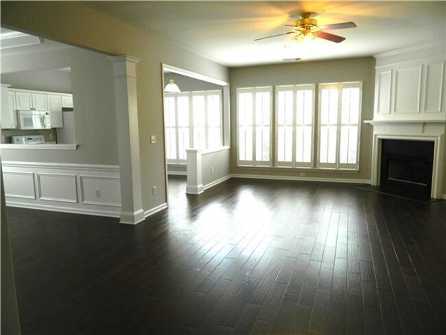 Building Photo - Awesome 3BE/2BA home in Brentwood!
