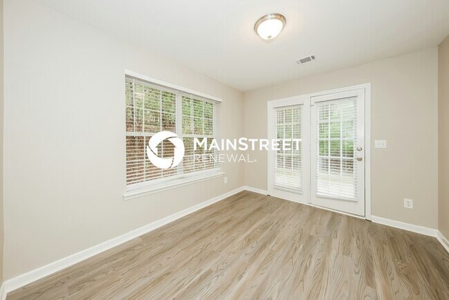 Building Photo - 4 Bedroom Pet-Friendly Home in Union City, GA with Main Street Renewal