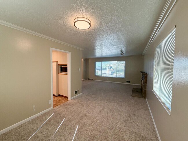 Building Photo - 3590 E 3100 S