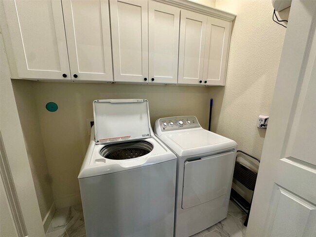 Building Photo - 2503 103rd St