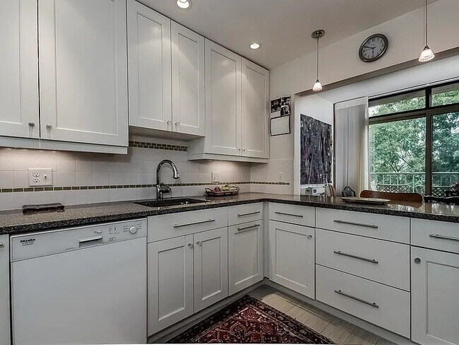 Building Photo - 50 Winchester St