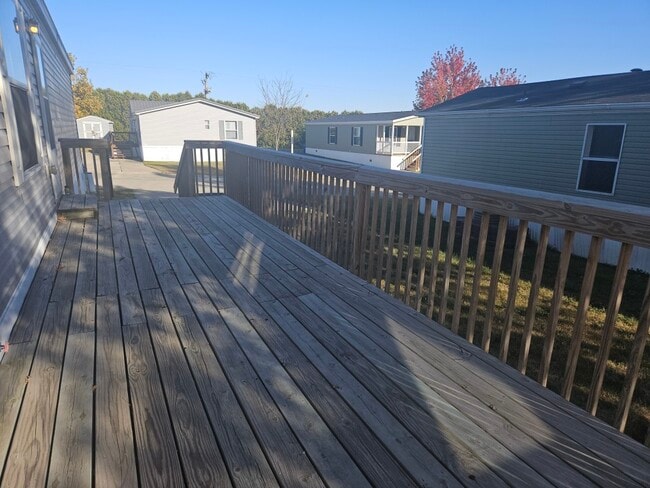 Building Photo - 106 Lincoln St