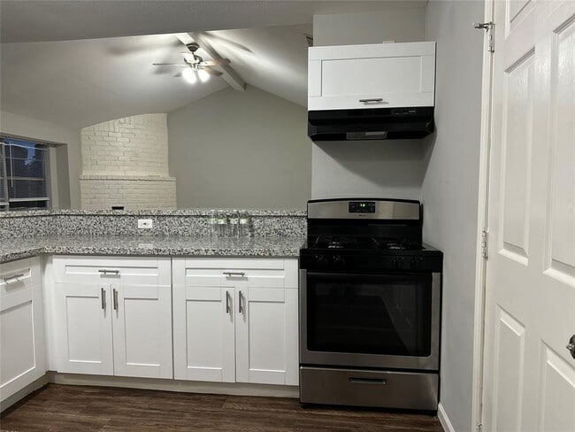 Building Photo - 15770 Chimney Rock Rd