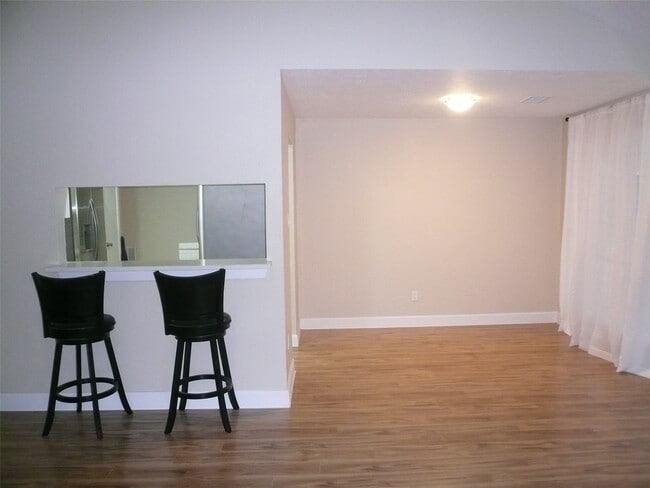 Building Photo - 4910 Hennington Dr