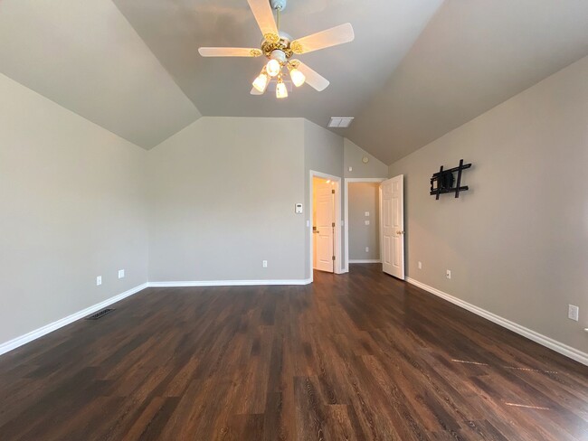 Building Photo - Absolute Dream in NW OKC!!