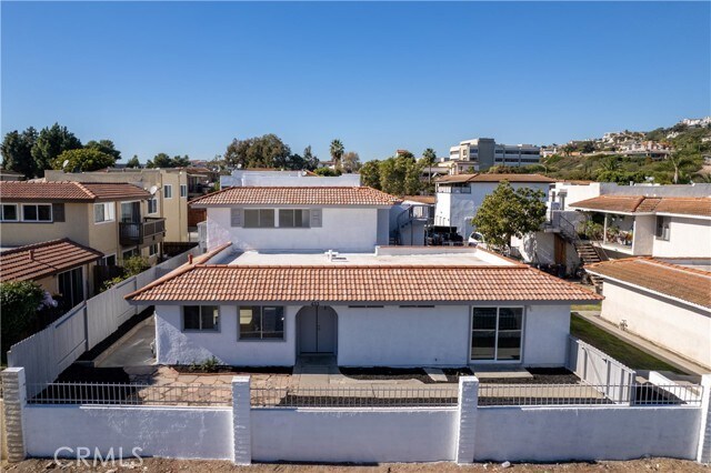 Building Photo - 611 Calle Campana