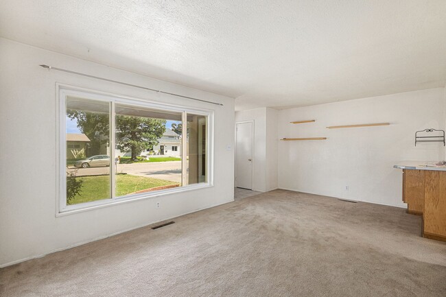 Building Photo - 132 Esther Dr