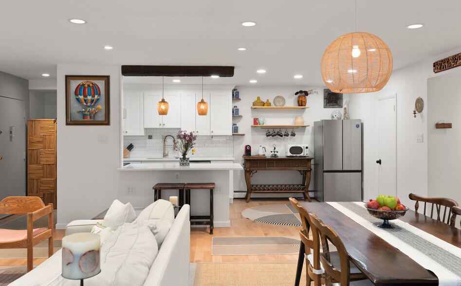 Building Photo - 48 Llanfair Rd