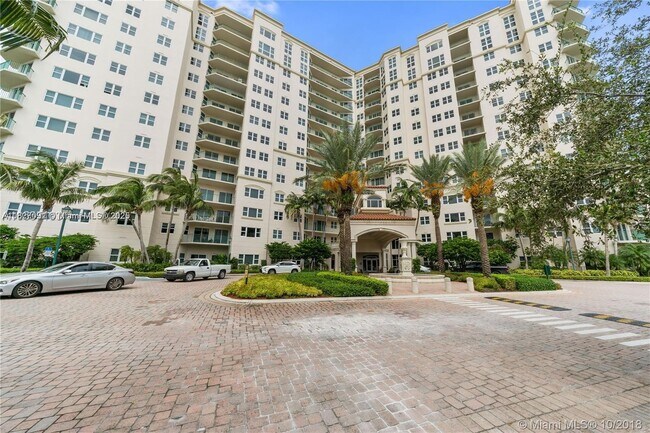 Building Photo - 20000 E Country Club Dr