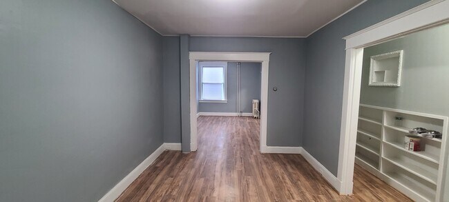 Building Photo - 2433 Shirley Ave