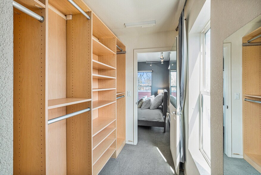 Building Photo - 2610 Iris Ave