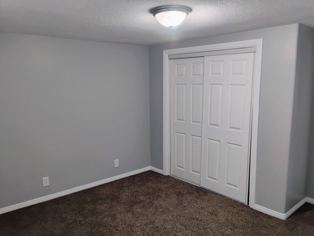 Building Photo - 664 W 3rd St