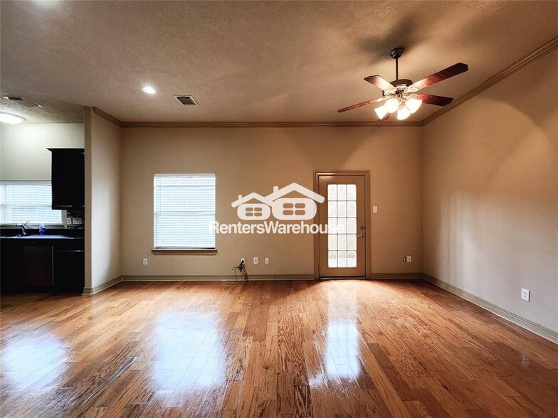 Building Photo - 910 McKinney Park Ln