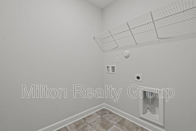 Building Photo - 45 Village Edge Dr