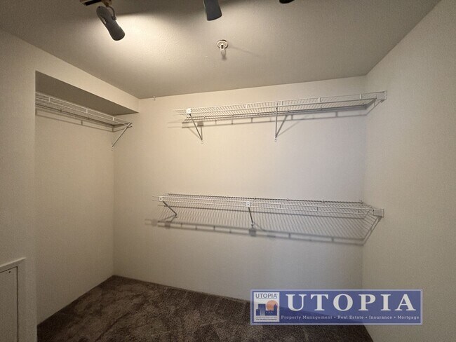Building Photo - Newly Remodeled 2 Bed 1 Bath Unit Right Near Cabrillo College