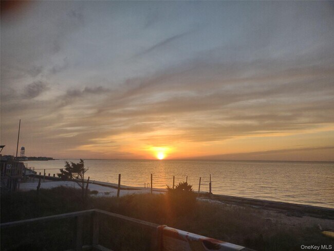 Building Photo - 11 Bay Ave