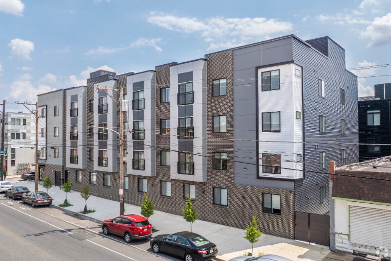 Building Photo - 4070 Haverford Ave