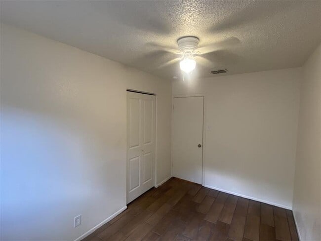 Building Photo - Large 2/2 duplex with a 2 car carport