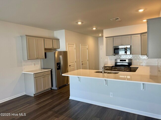 Building Photo - 241 Arnette Dr