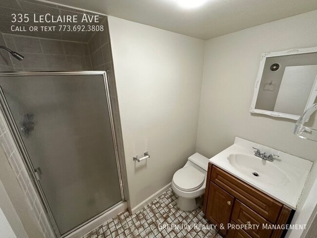 Building Photo - 335 Leclaire Ave