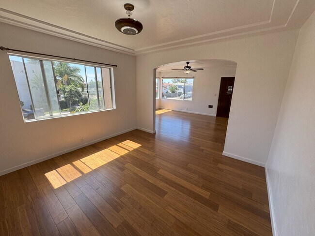 Building Photo - POINT LOMA HOME 4br-2.0 baths located on l...
