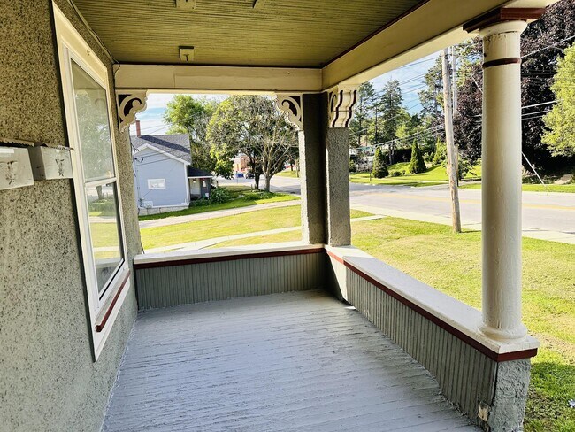 Building Photo - 334 Raymond St