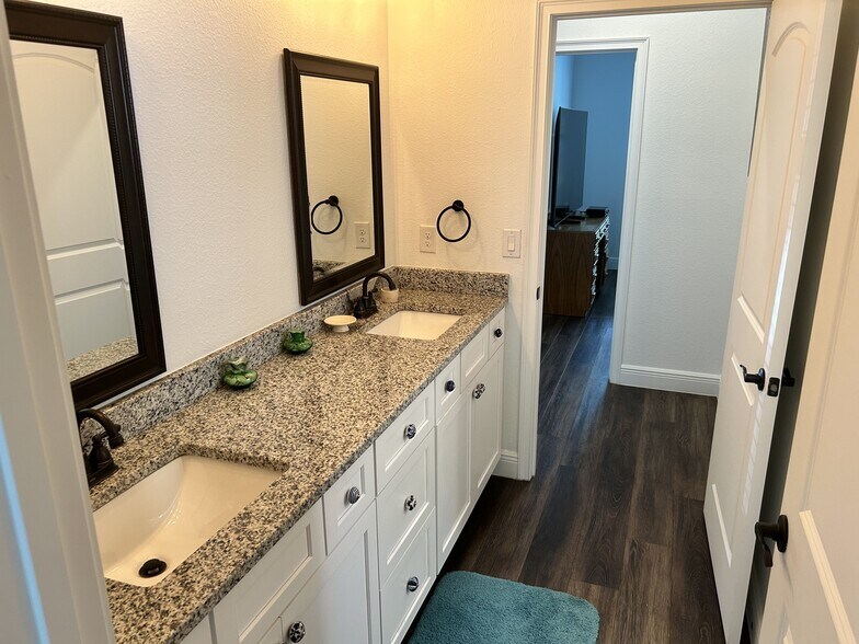 Building Photo - 223 Emmy Cv