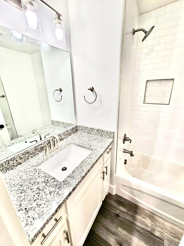 Building Photo - 220 W Bond St