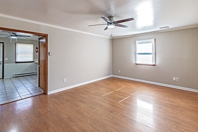 Building Photo - 3 bedroom, 2 bath home in North Wilmington