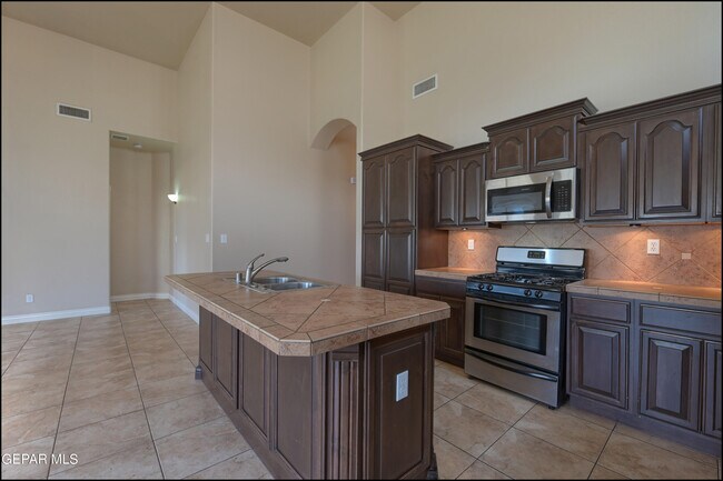 Building Photo - 11420 Victor Flores Pl