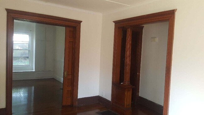 Building Photo - 291 Pearl St | Apt A | 1 BD/1 BA | Great L...