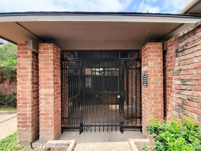 Building Photo - 2829 Timmons Ln