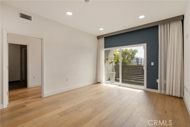 Building Photo - 820 S Wilton Pl