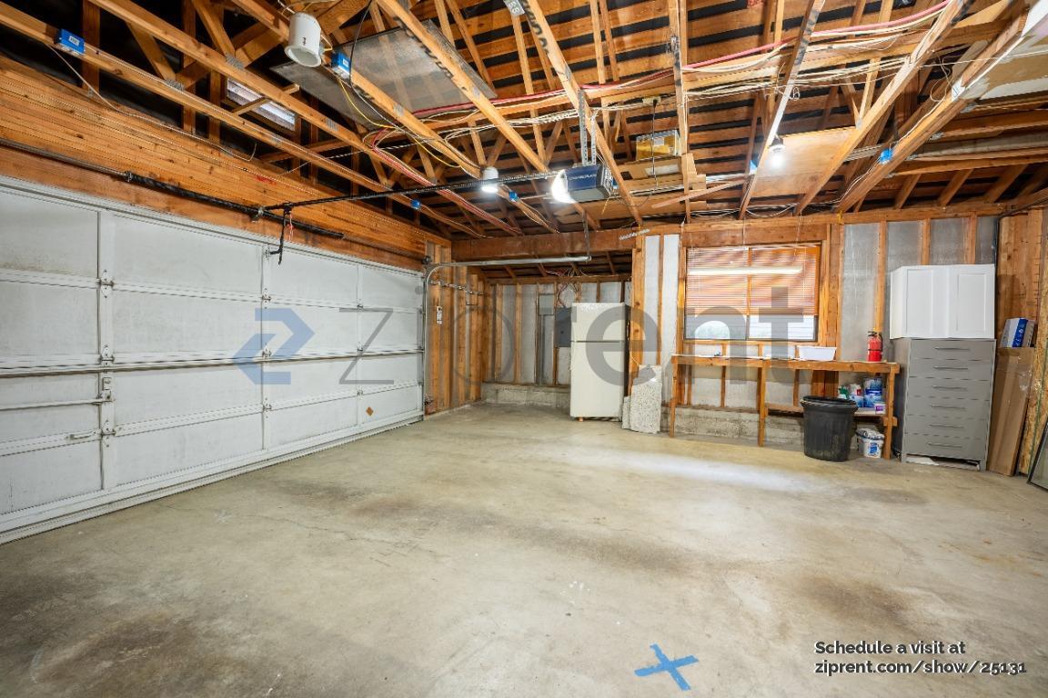 Building Photo - 10617 181st Ave NE