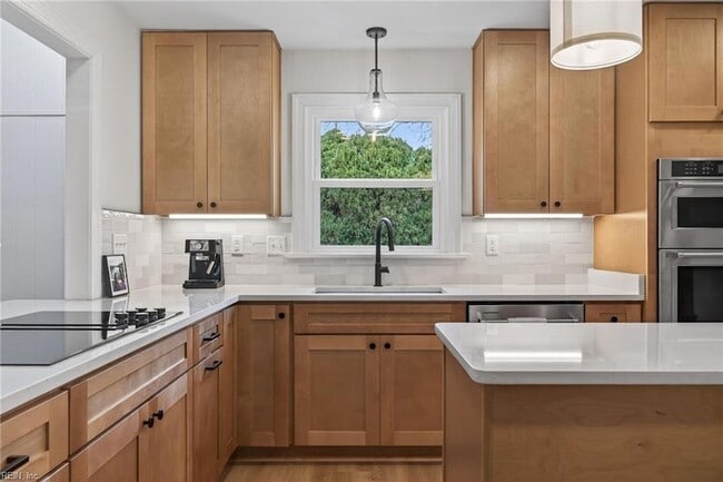 Building Photo - 7125 Grayfalcon Dr