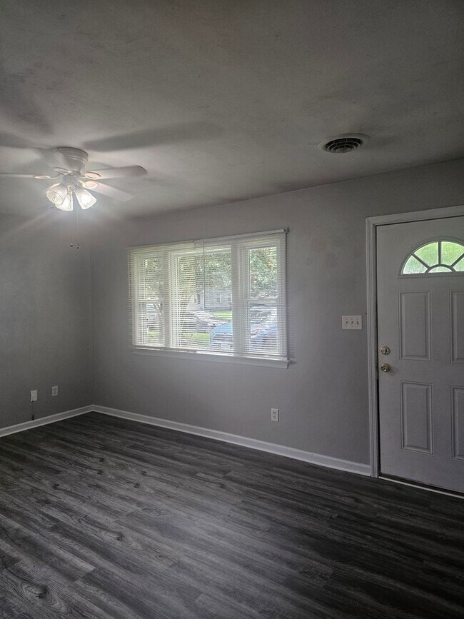 Building Photo - 1489 Morgan Dr
