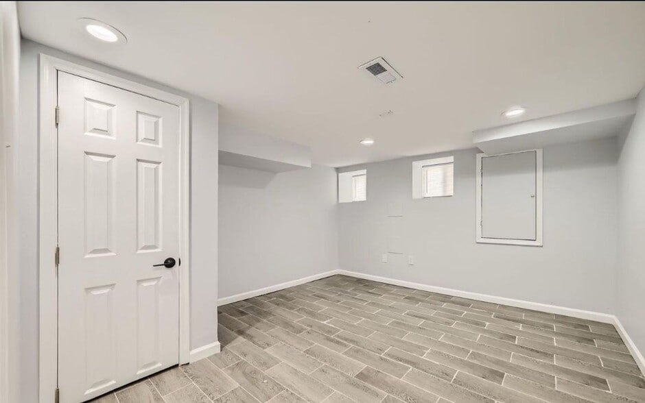 Building Photo - 2601 E Oliver St